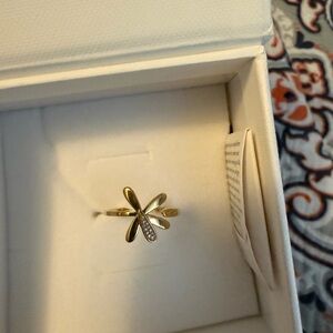 Mejuri 14K Pressed Flower Pavé Diamond Wrap
Ring